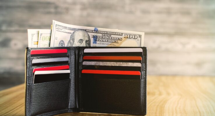 How Much Cash Should I Have In My Wallet?
