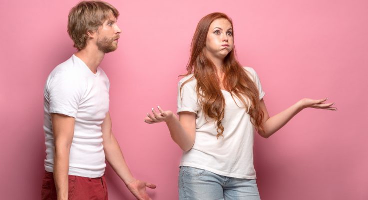 8 Ways Social Media Fuels Jealousy in Relationships