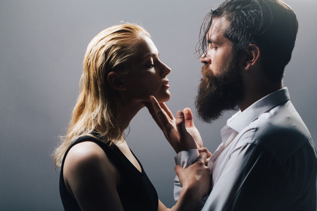 7 Clues That You are The Different Girl (And He is Not Married) 7 Clues That You are The Different Girl (And He is Not Married)