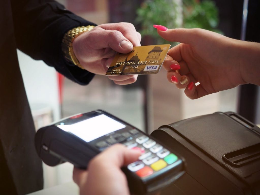 6 Occasions Credit score Playing cards Can Save You From An Embarrassing State of affairs 6 Occasions Credit score Playing cards Can Save You From An Embarrassing State of affairs