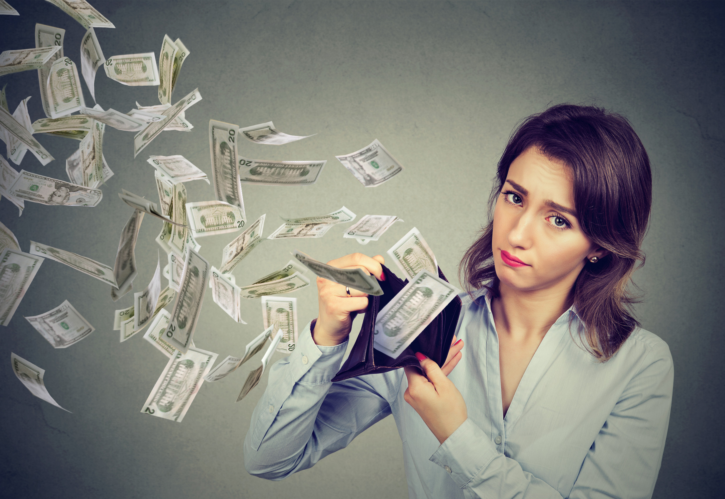 7 Money Mistakes That Quietly Break Middle-Class Budgets